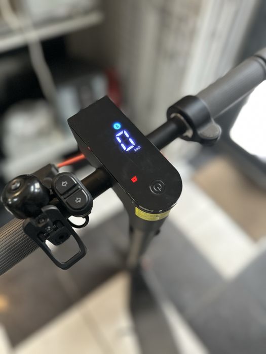 Електросамокат Xiaomi Electric Scooter 4 Lite Gen2