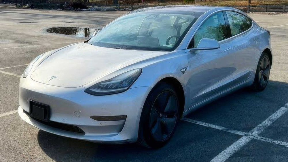Tesla Model 3      2018