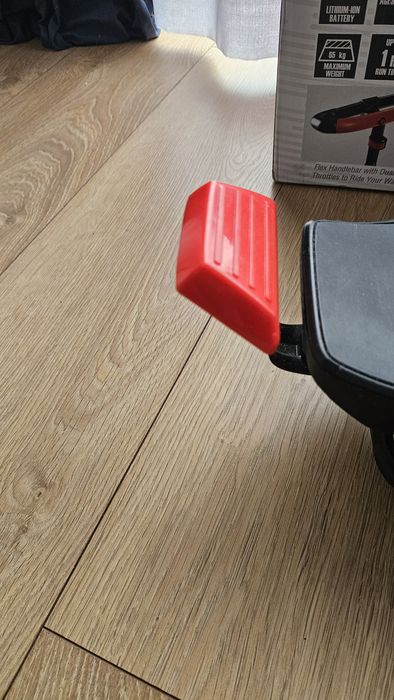 RollPlay Elektryczna Hulajnoga 24V
RollPlay Elektryczna Hu