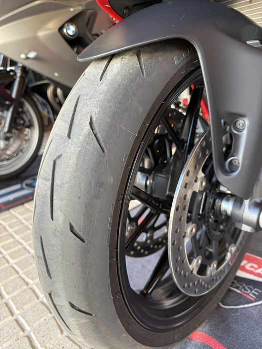 Ducati Panigale V2  (955cc, 155cv)Agosto 2024