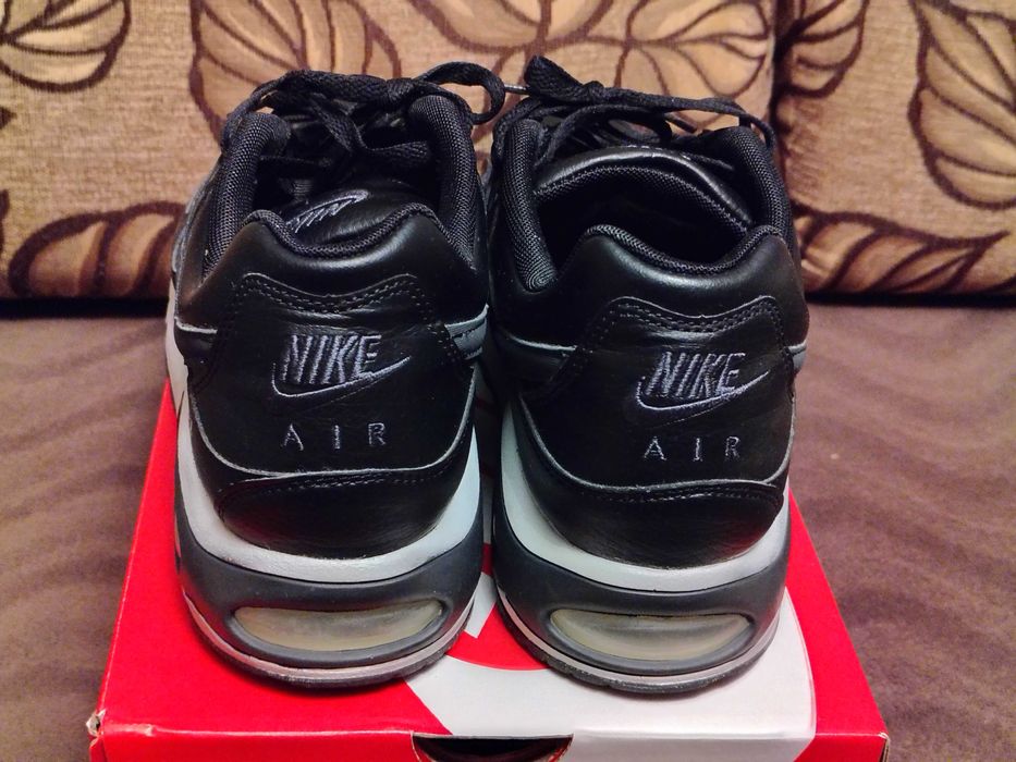 Шкіряні кросівки NIKE AIR MAX COMMAND EUR42/27.5CM