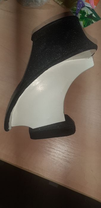 Бюст та підставка для біжутеріїї