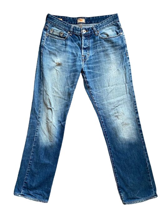 Hugo Boss Regular fit z przetarciami, W33/L34, stan bardzo dobry