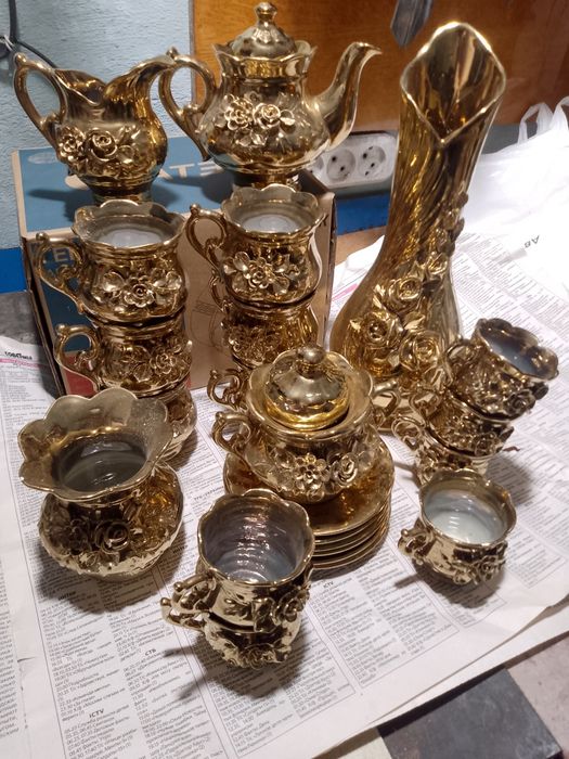 Чайний сервіз золотая роза.
