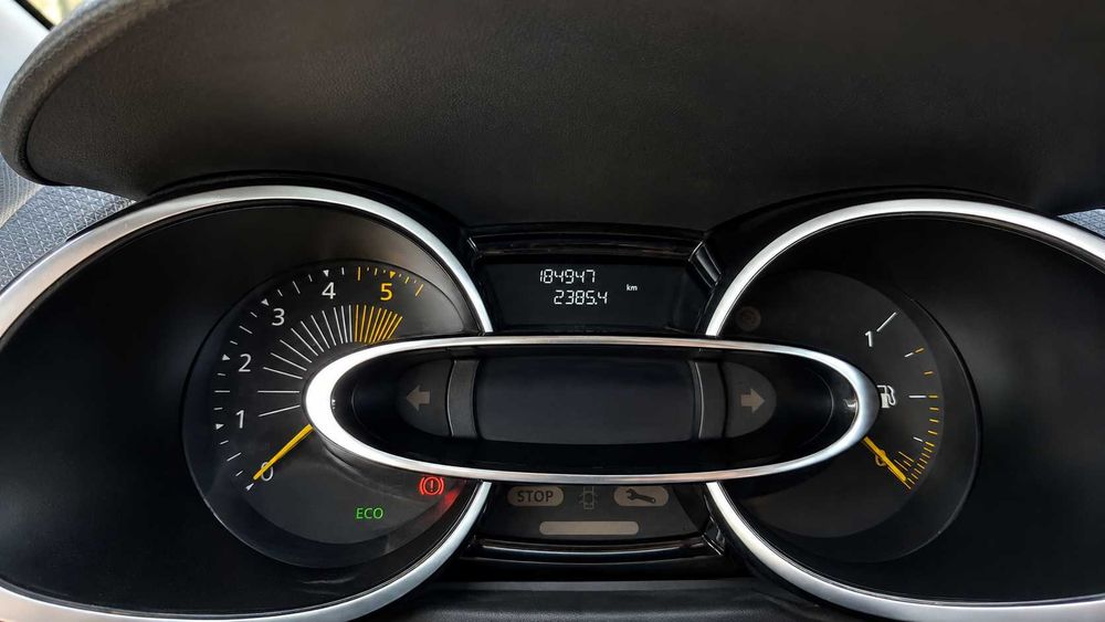 Renault Clio IV 1.5 dCi Confort | Diesel | 2015 | 184.947 km | Portimão