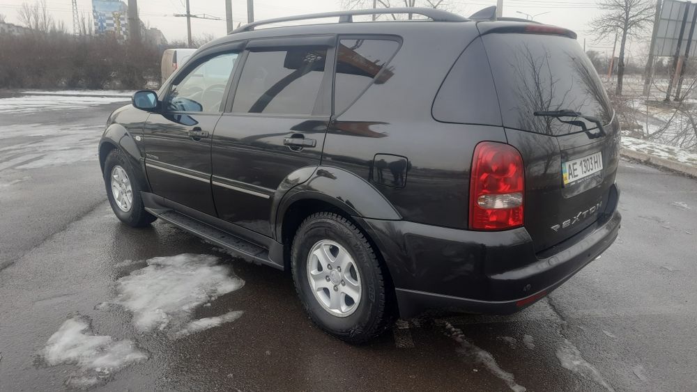 Продам SsangYong Raxton 2.7 дизель