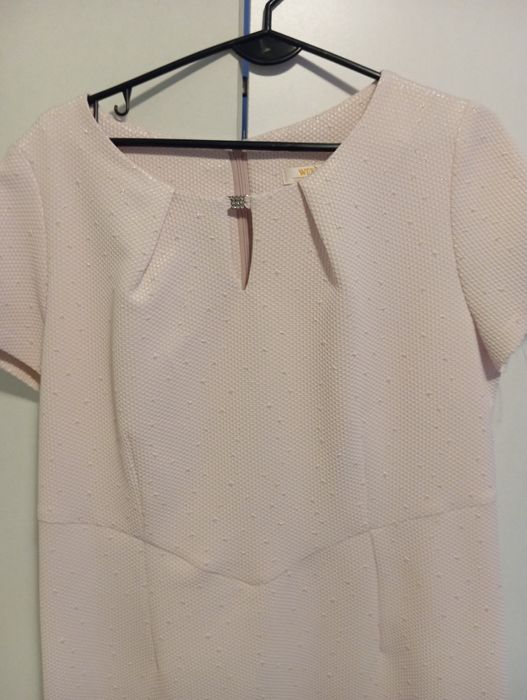 Ładna sukienka ołówkowa