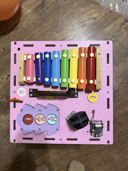 Продам Бізі-Куб в чудовому стані