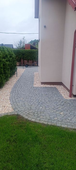 Układanie kostki granitowej