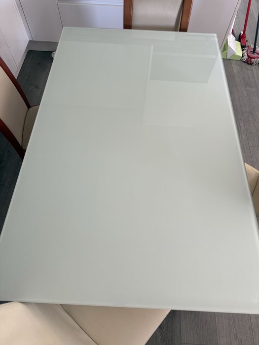 Mesa com pouco uso