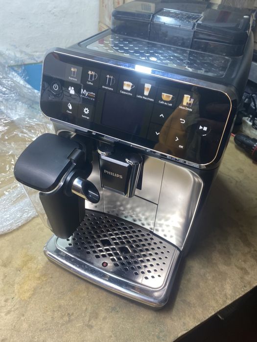 Кавомашина, кофемашина , кавоварка Philips LatteGo 5400 гарантія 6