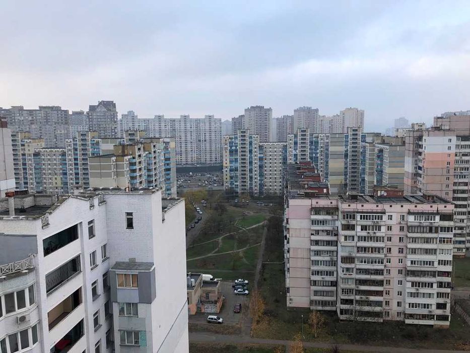 Оренда офісу на Позняках (вул. Ахматової)