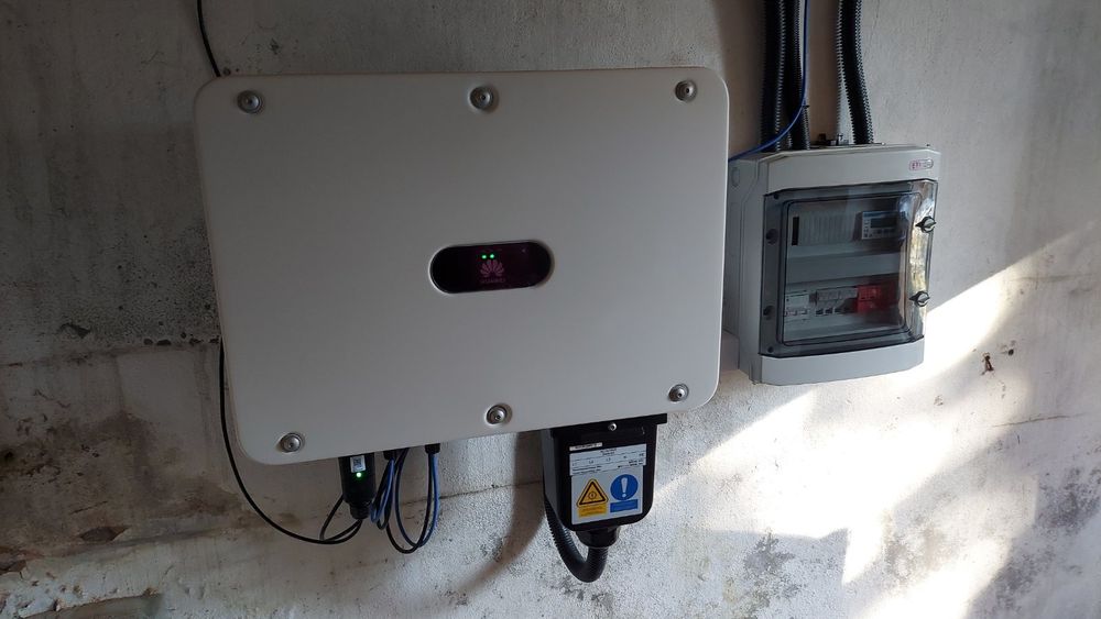 Сонячні панелі • Сонячні батареї • Сонячна станція під ключ