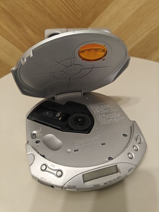Discman Sony Walkman D-E340 + Głośniki Creative Travel Sound