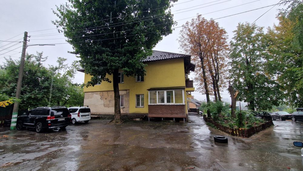 Вул. Лисичанська 35/4. Метро Палац Україна, Деміївська. Продамо 2к квартиру