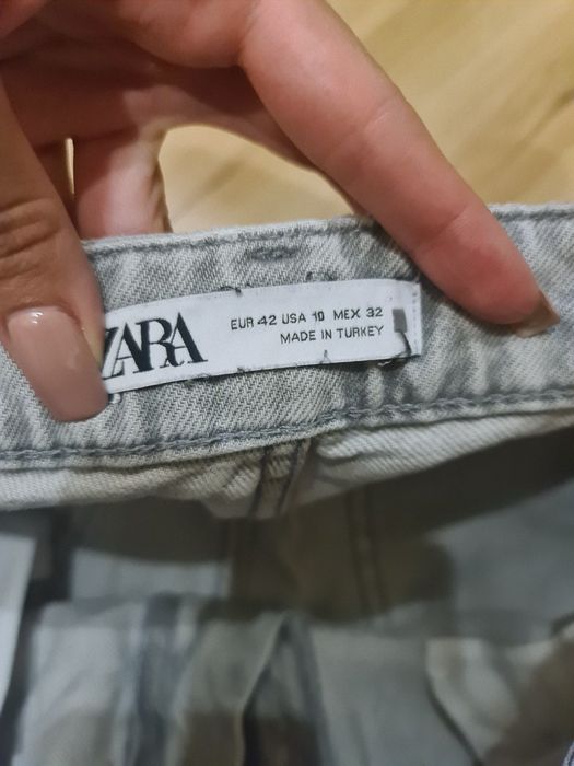 Джинсы серые zara