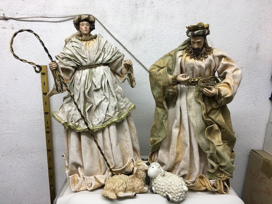 Presépio, figuras lindissimas, em excelente condição.
