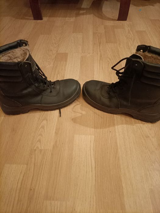 Buty ocieplane wysokie 42