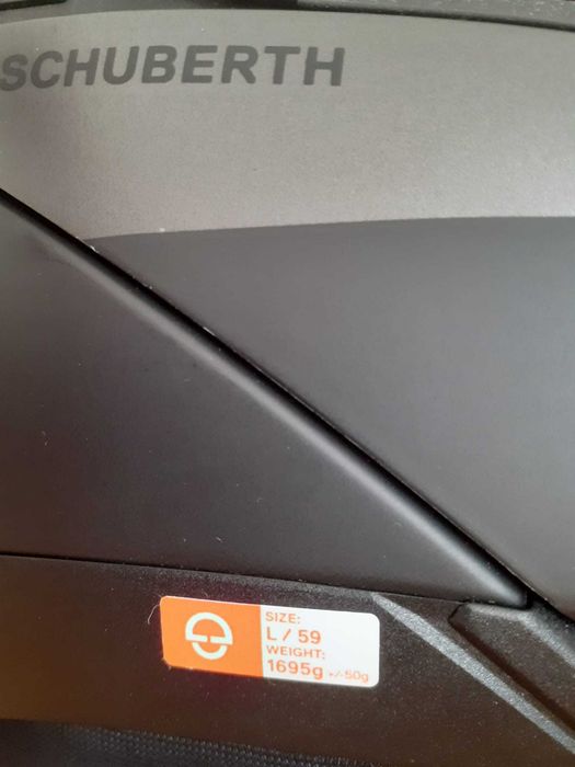 capacete virado Schuberth C4 Pro Swipe.  Tamano L  /  59