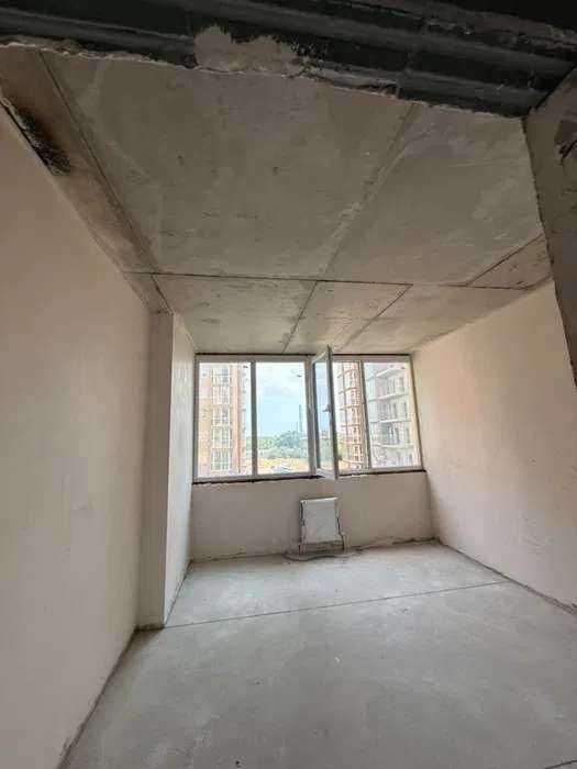 Продам 2 комнатную квартиру 65кв.м. в новом доме с начатым ремонтом на Поселке Котовского