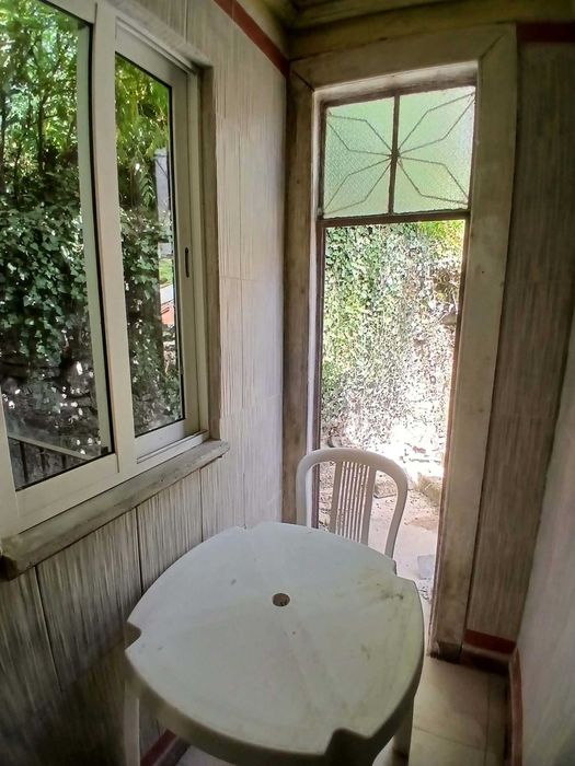 Alugo apartamento mobilado no centro da Guarda.