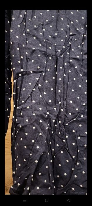 Zapinana koszula w groszki