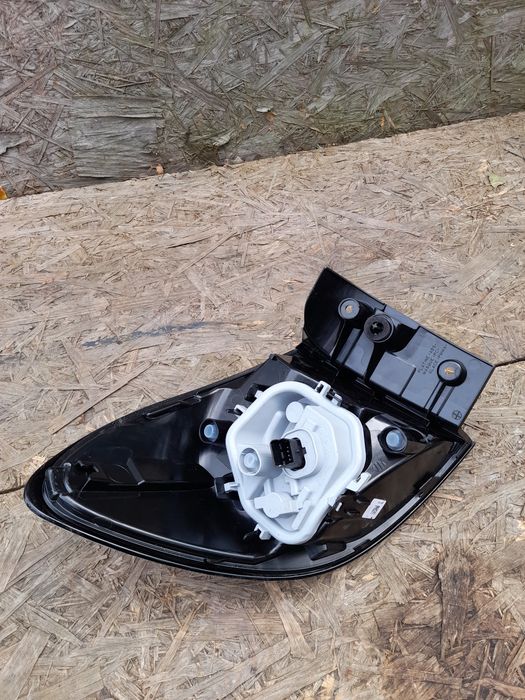 Lampy tył Renault Captur I Lewa Prawa, stan bardzo dobry