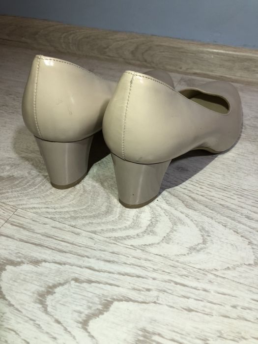 Buty na obcasie