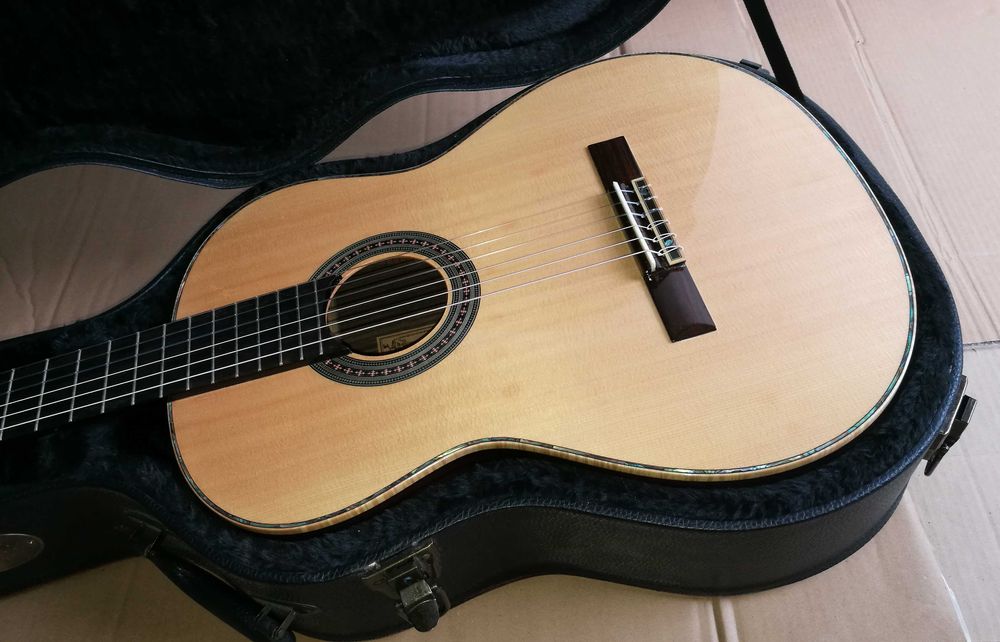 Alvarez MCA70 Classical Guitar + Hardcase64287803056259124