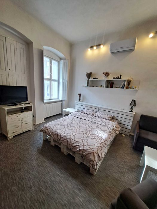 Вільно! Центр. Вул. Духновича, однокімнатна.