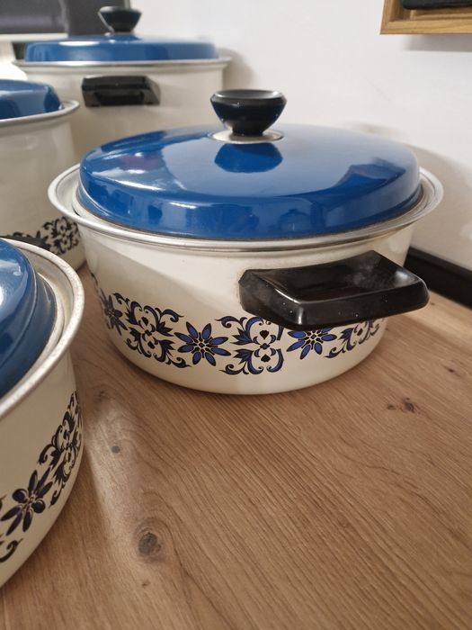 Trem de cozinha esmaltado