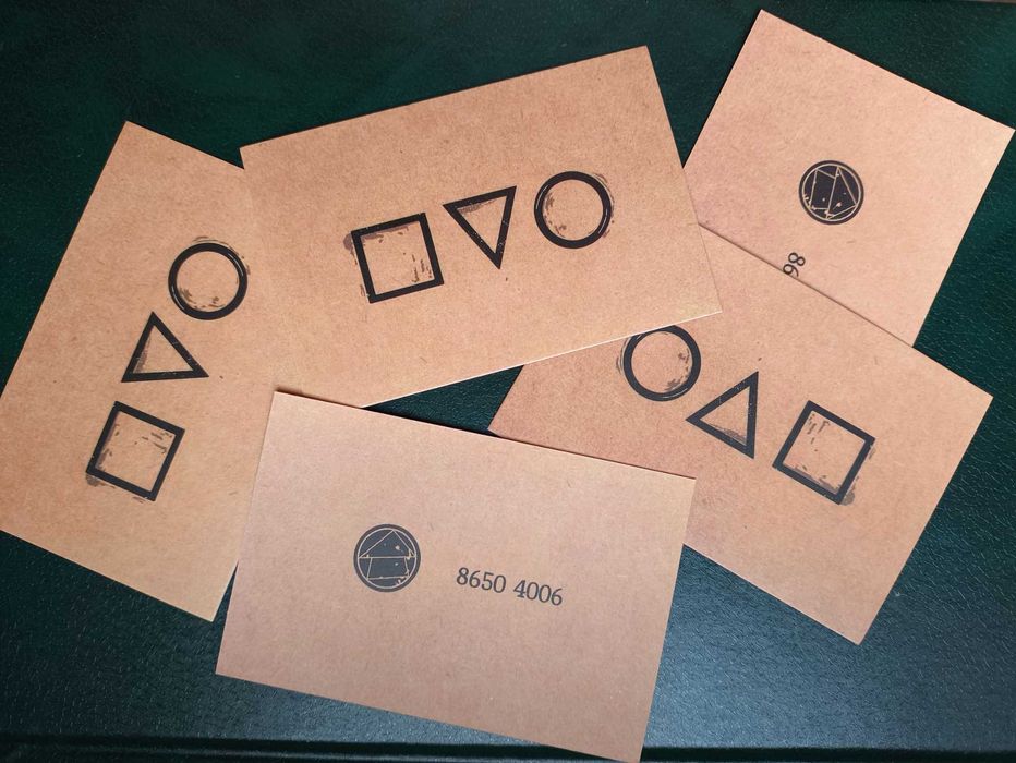 Візитна картка з Ігри в кальмари