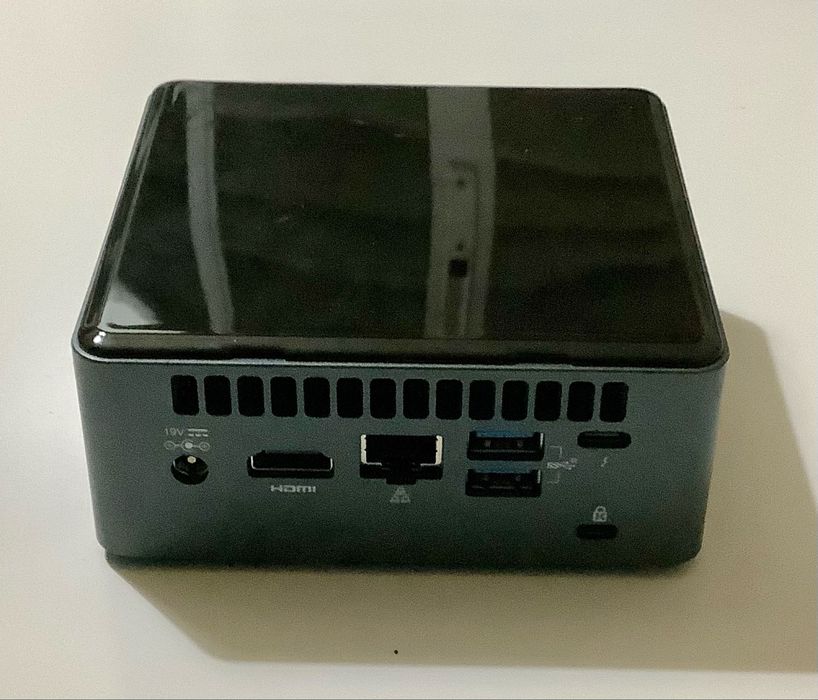 Mini computador - Intel NUC i3-10110U