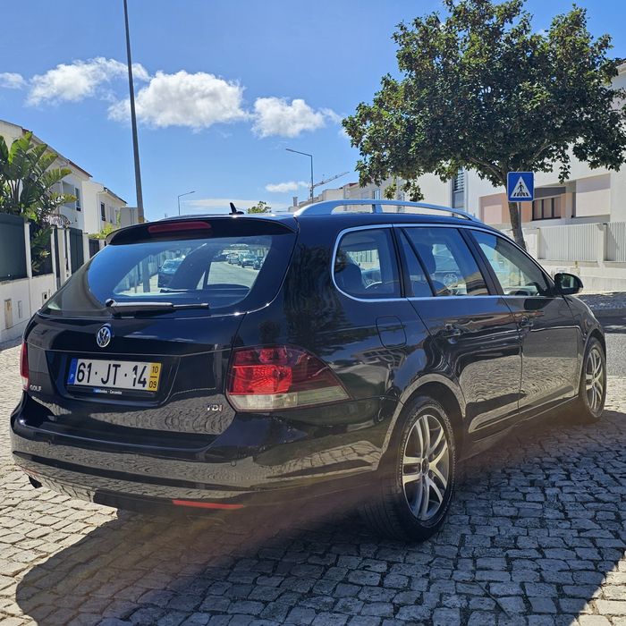 Vendo Vw golf variant 1.6 tdi versão blueMotion esta rigorosamente impecável em todos os aspectos
