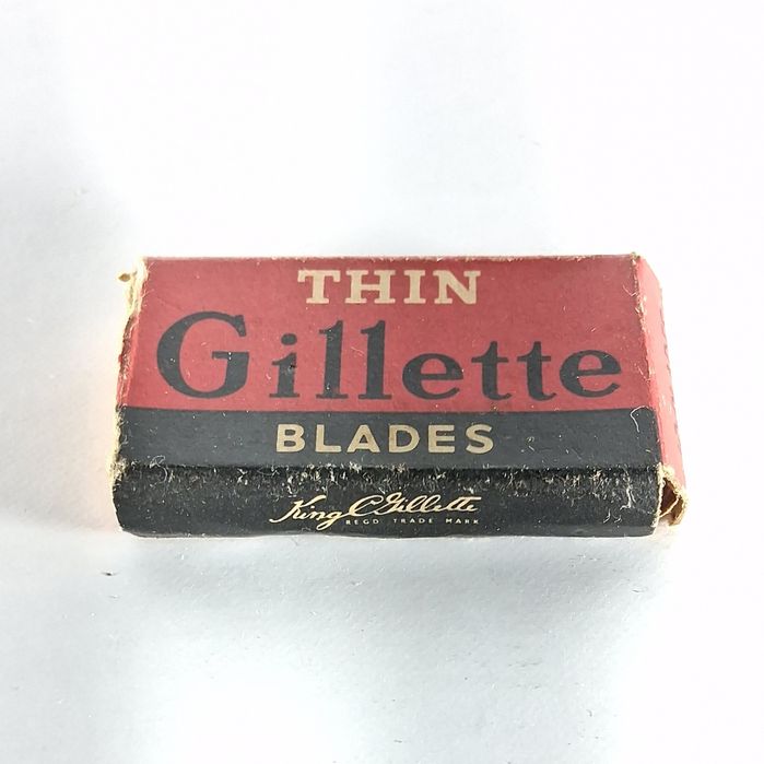 Caixa antiga com 4 lâminas de barbear  King Gillette
