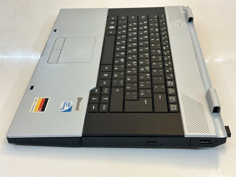 Ноутбук Fujitsu Siemens Esprimo V6545