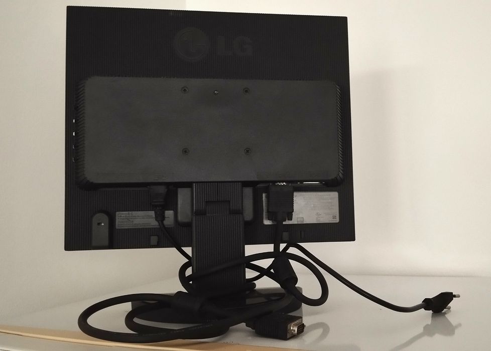 Monitor LG a funcionar423917289242644482