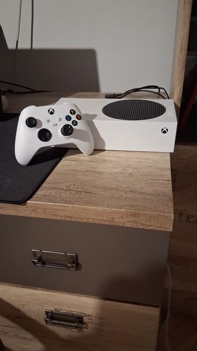 Xbox series s + pad