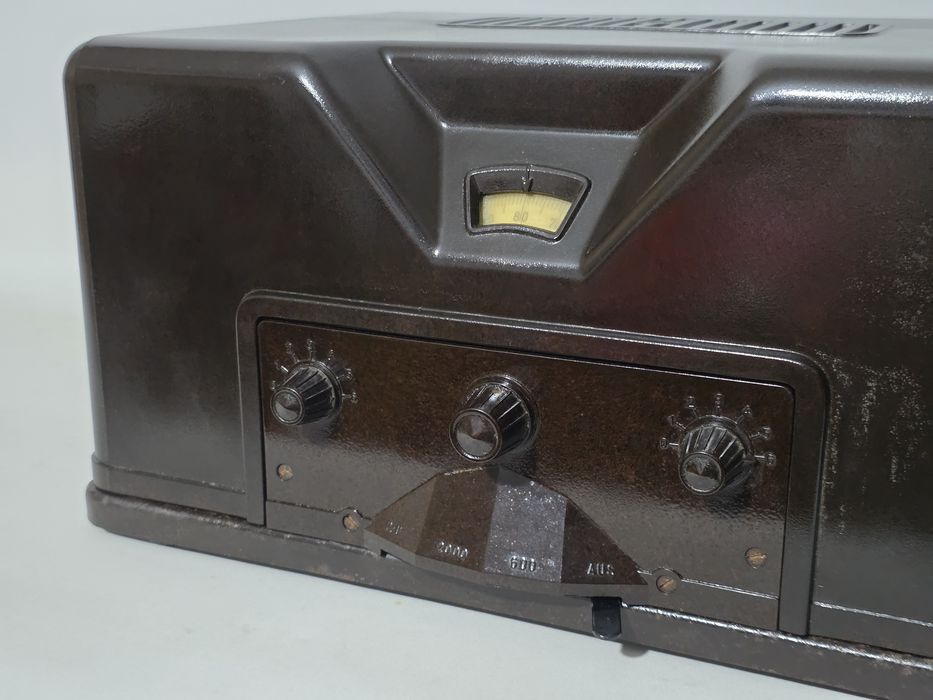 Rádio antigo reparado SABA
