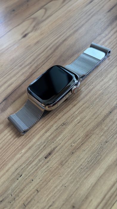 Apple Watch Series 8 GPS + Cellular aço inoxidável