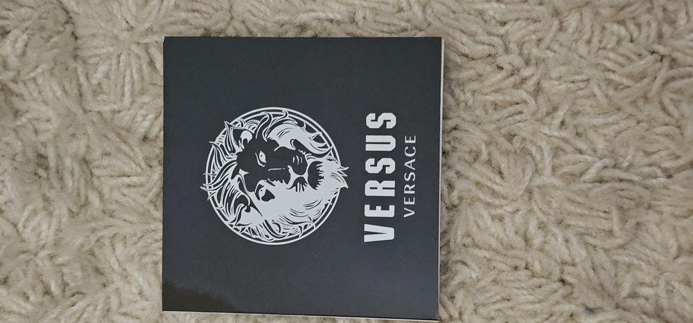 Жіночий годинник Versace Versus  годинник