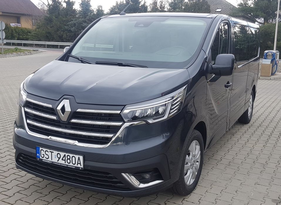 Wynajem busa 9 osobowego Renault Trafic Wypożyczalnia Chrzanów