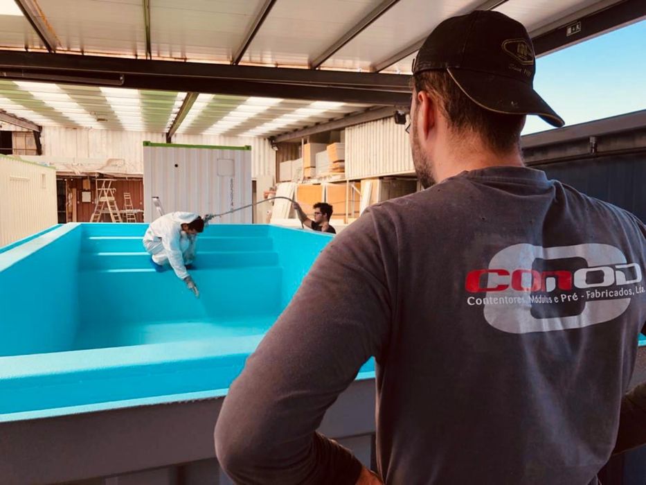 Piscina em Contentor Maritimo
