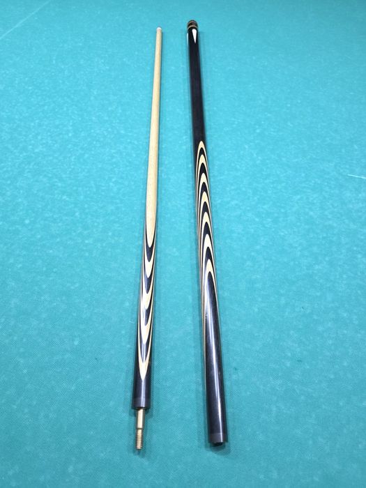 Кий більярдний (піраміда) розбірний. Ебен, б/в, в дуже гарному стані.