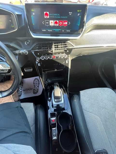 PEUGEOT E-208 GTLINE