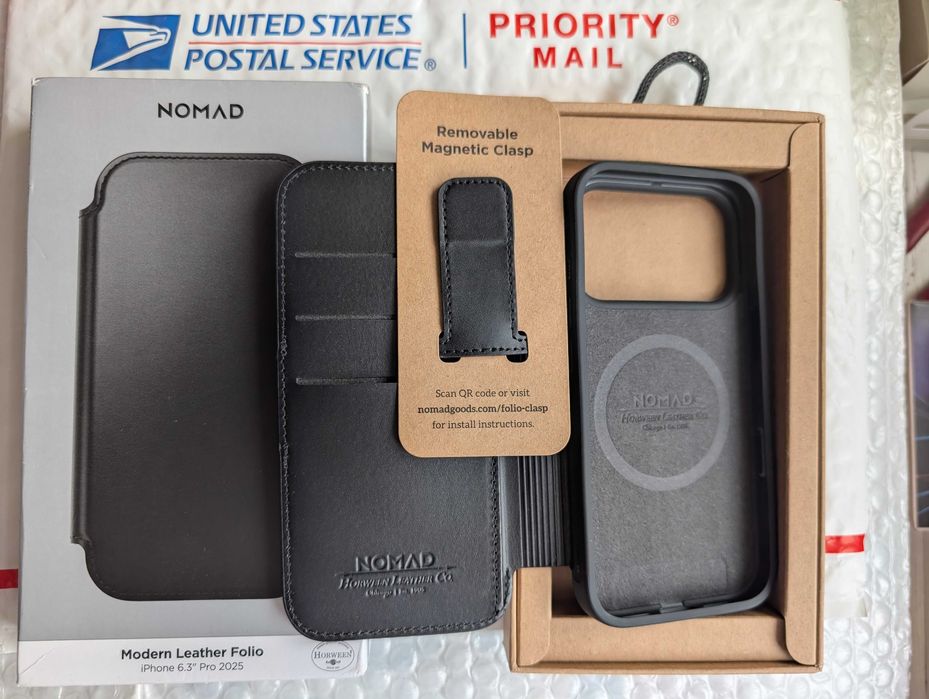 Шкіряний Чохол Nomad Modern Leather Folio Black for iPhone 17 Pro