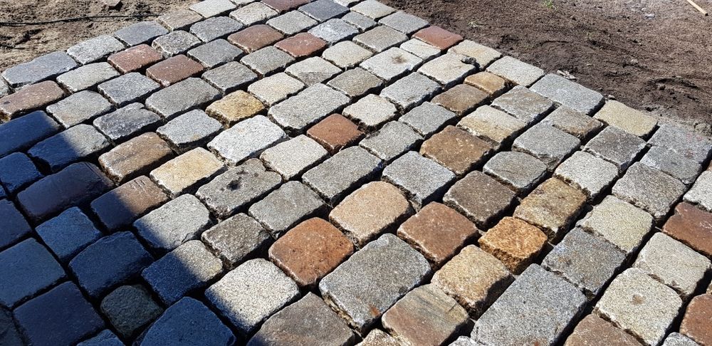 Starobruk kostka granitowa wyślizgana bruk rzędówka grant kocie łby