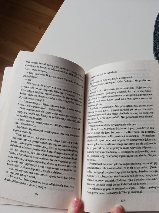 Książka Paula Hawkins "Dziewczyna z pociągu"
