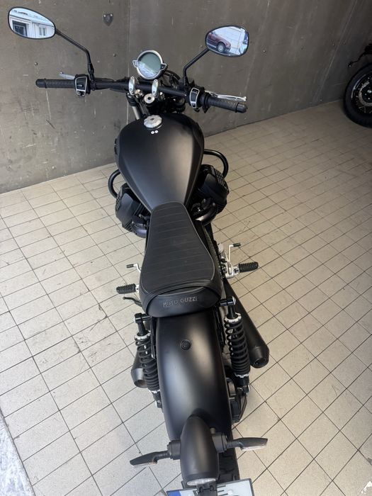 Moto Guzzi V9 bobber