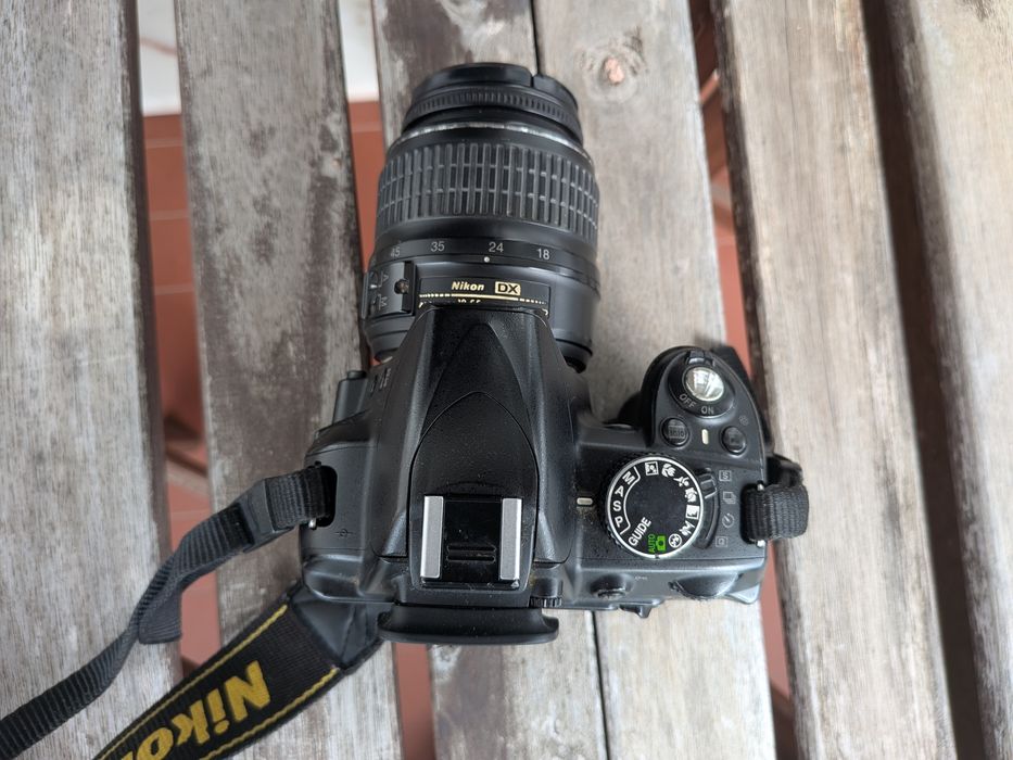 Nikon D3100 com bolsa e objetiva